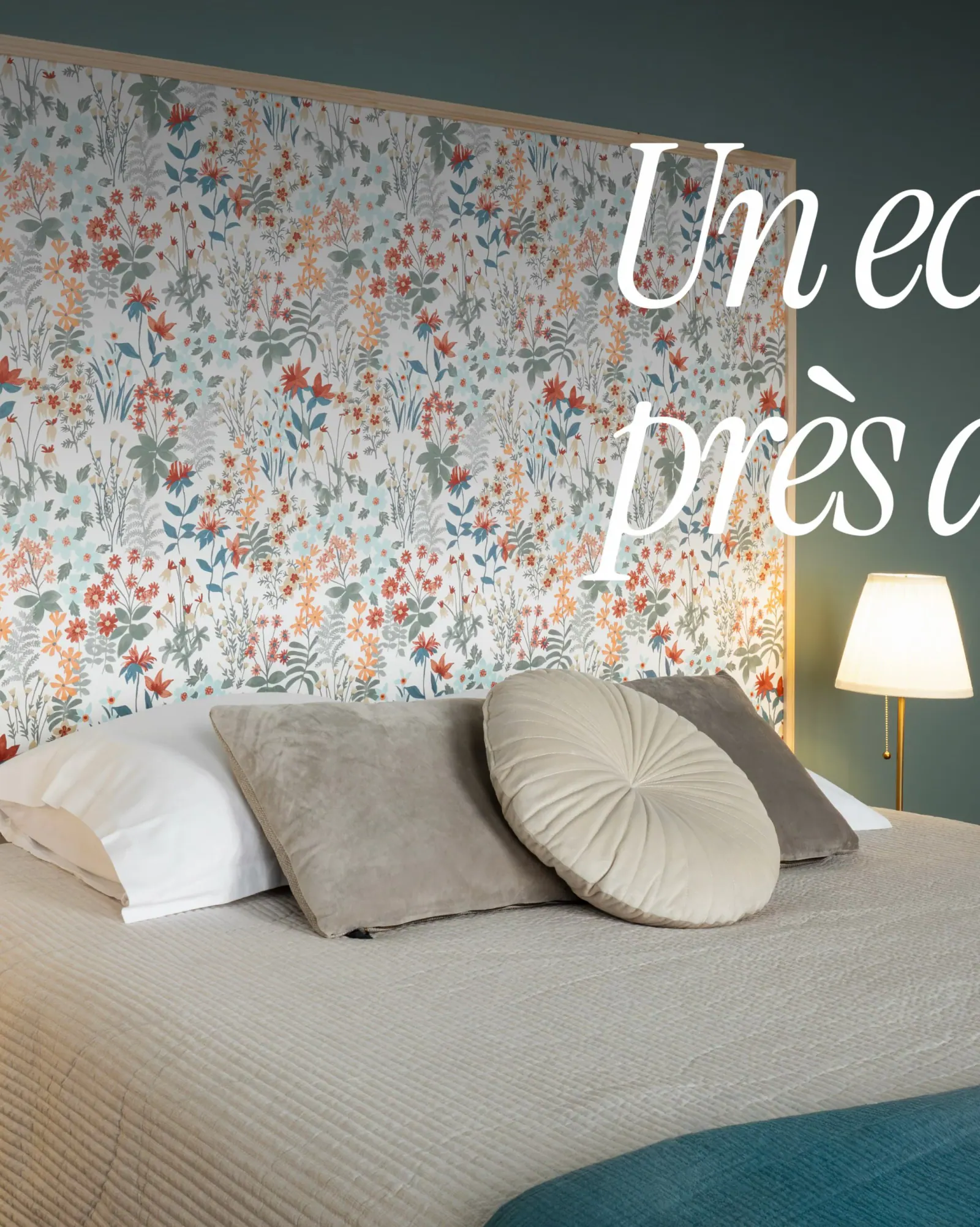 Chambre verte et boiseries dans un appartement de Boulogne-sur-Mer, photographie d'intérieur