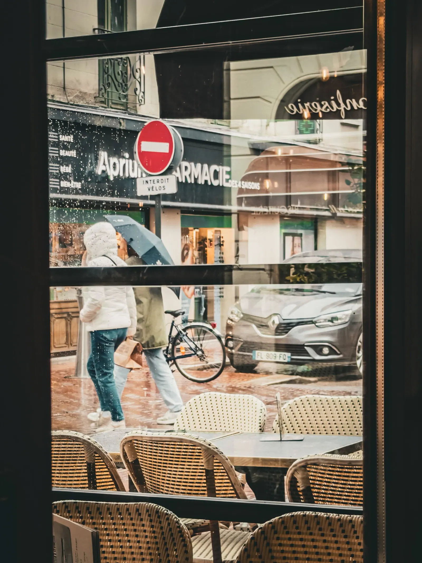 Instant cosy à l'intérieur pendant une averse au Touquet, sur la Côte d'Opale